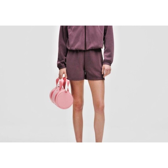 Lululemon Knit Nylon Mini Barrel Duffel Bag 5L Black, Pink or Raw Linen - Picture 6 of 12